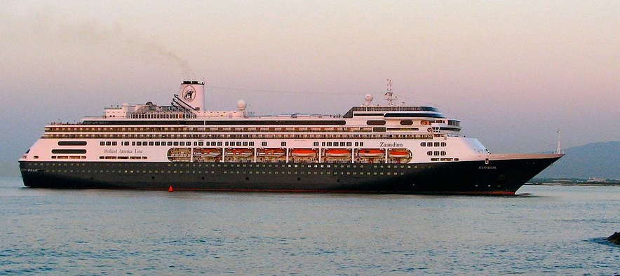 Nuestro buque el MS Zaandam fondeando en Hawaii (Estados Unidos) CRUCEROS HAWAII HOLLAND AMERICA CRUCEROS PACIFICO CRUCEROS ISLAS PACIFICO CRUCERO HAWAI HOLLAND AMERICA ZAANDAM